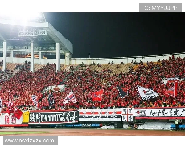 恒大与东方激烈对骂引发球迷热议双方言辞犀利谁能赢得舆论战